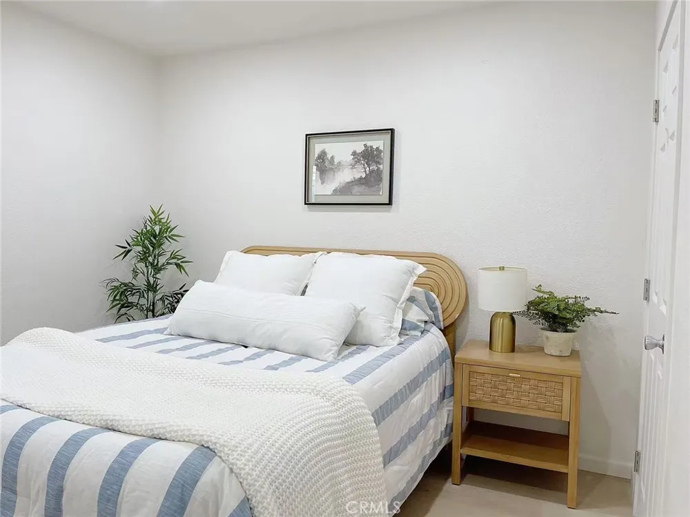 877 W Edna Covina, CA 91722