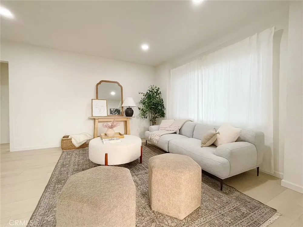 877 W Edna Covina, CA 91722