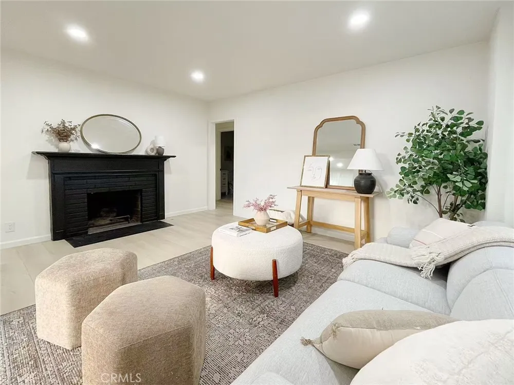 877 W Edna Covina, CA 91722