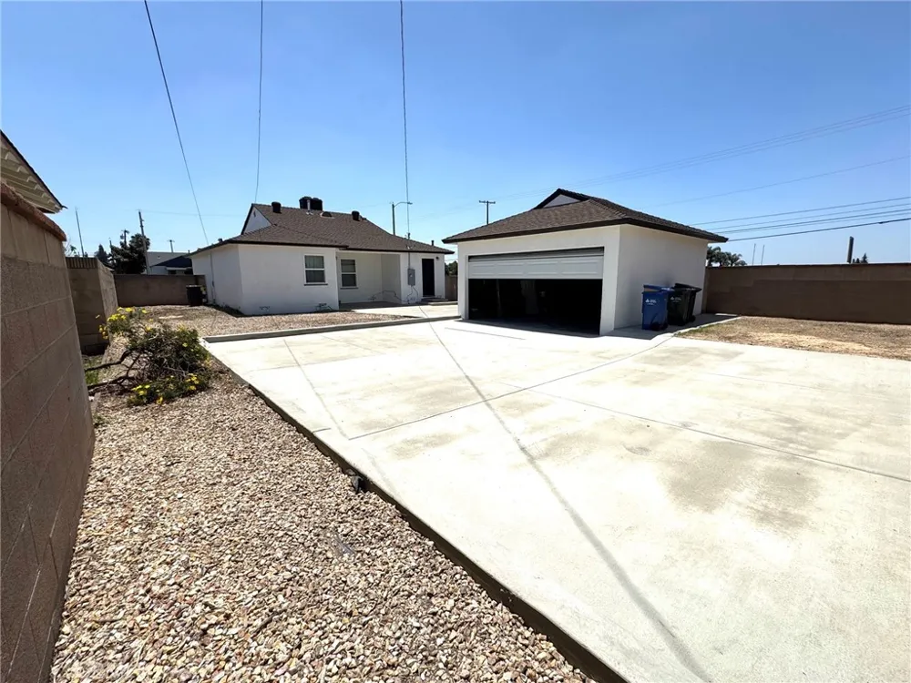 877 W Edna Covina, CA 91722