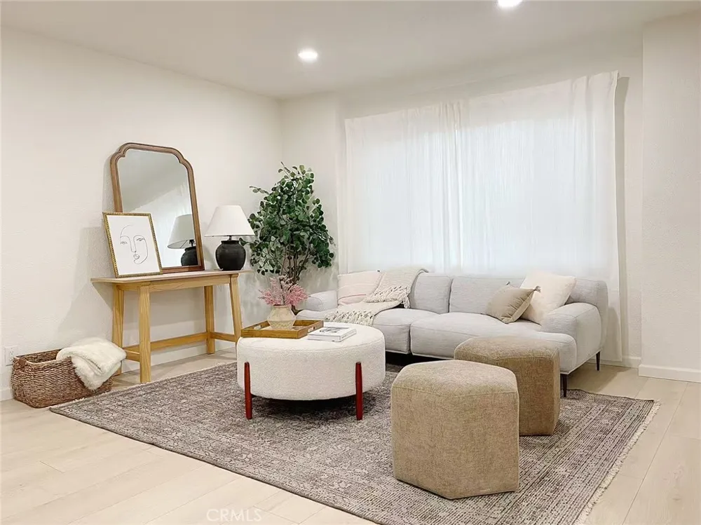 877 W Edna Covina, CA 91722