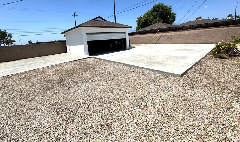 877 W Edna Covina, CA 91722