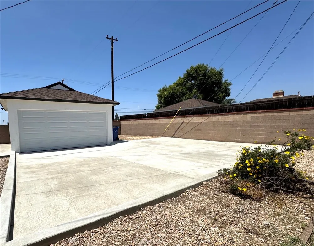 877 W Edna Covina, CA 91722
