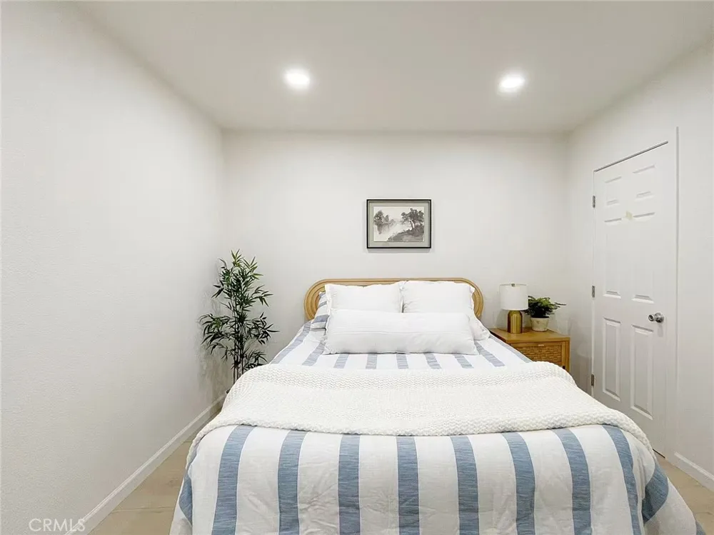 877 W Edna Covina, CA 91722