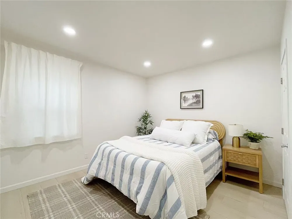 877 W Edna Covina, CA 91722