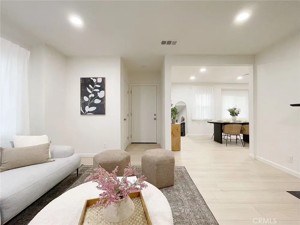 877 W Edna Covina, CA 91722