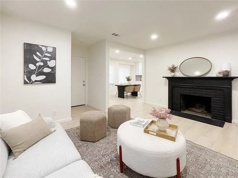 877 W Edna Covina, CA 91722