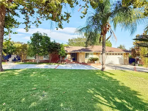 1212 Santa Anita