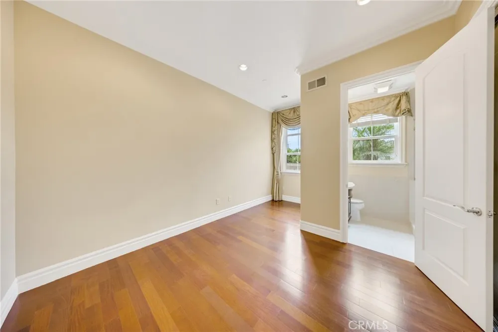 2041 S 6th Arcadia, CA 91006