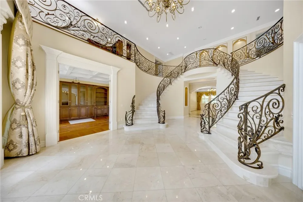 2041 S 6th Arcadia, CA 91006