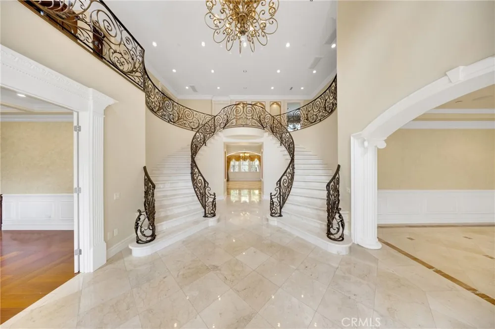2041 S 6th Arcadia, CA 91006