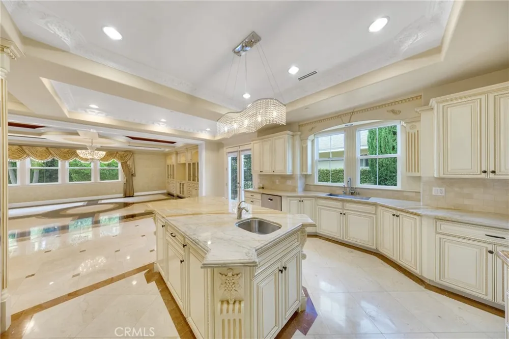 2041 S 6th Arcadia, CA 91006