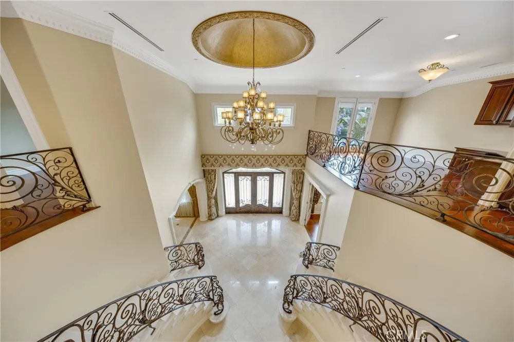 2041 S 6th Arcadia, CA 91006