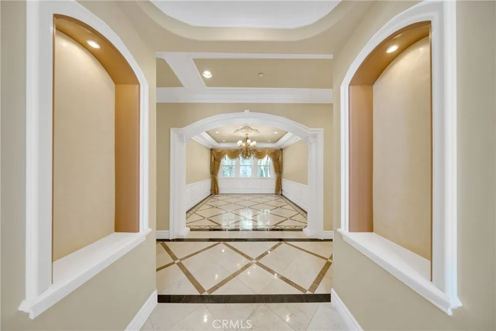 2041 S 6th Arcadia, CA 91006