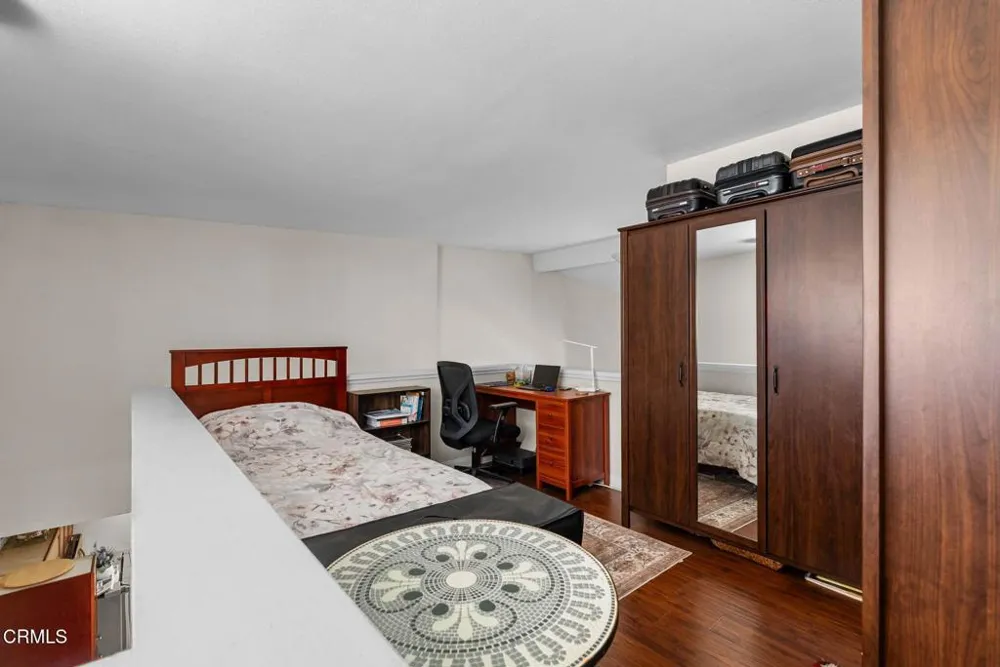 5565 Canoga Avenue #312 Woodland Hills, CA 91367