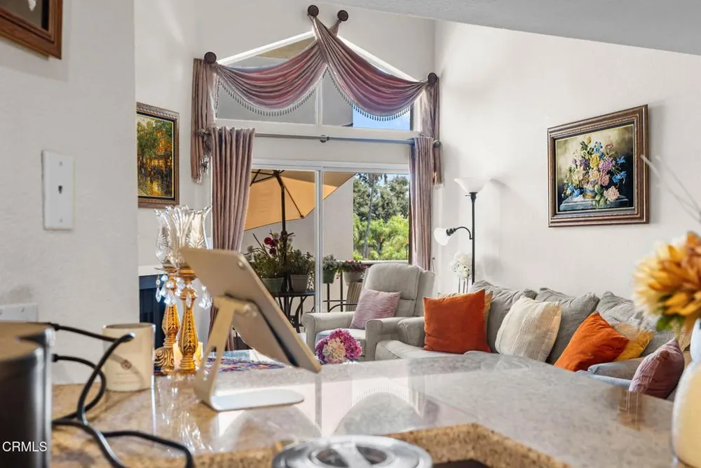 5565 Canoga Avenue #312 Woodland Hills, CA 91367