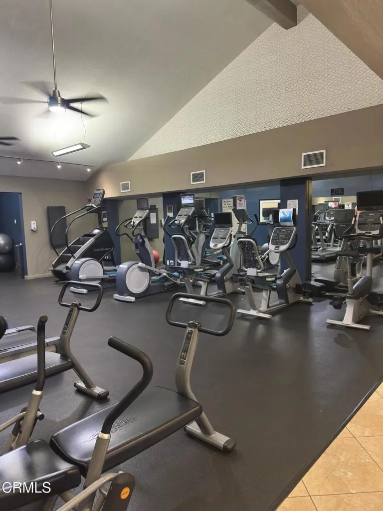 5565 Canoga Avenue #312 Woodland Hills, CA 91367