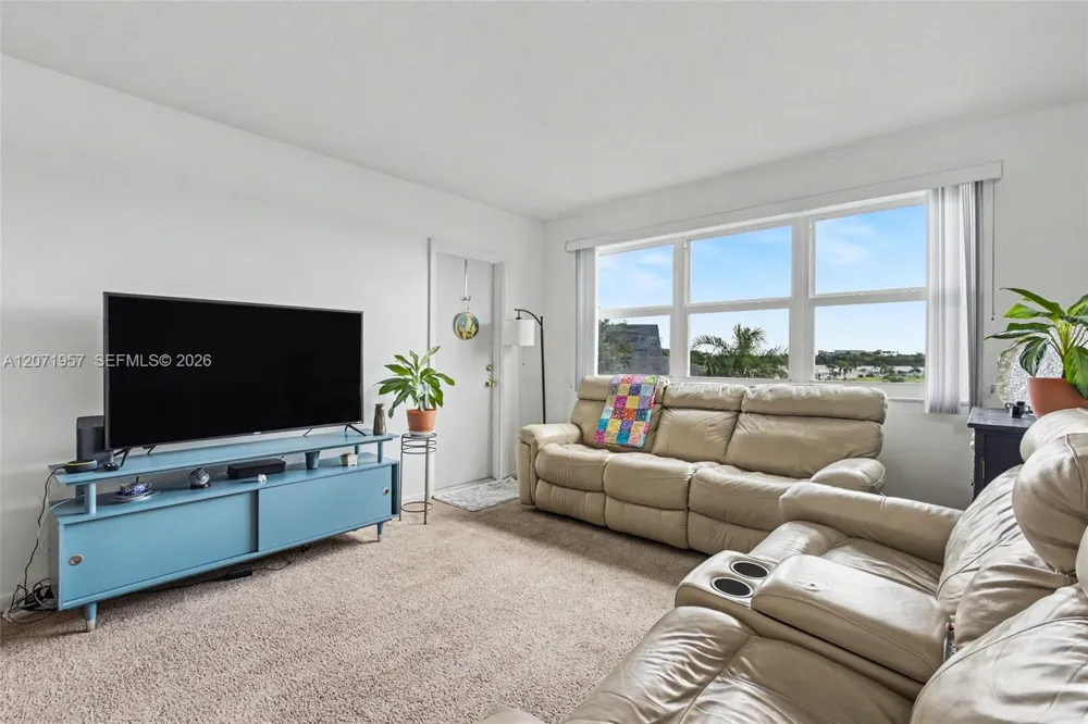 2223 Park Ln #314 Hollywood, FL 33021