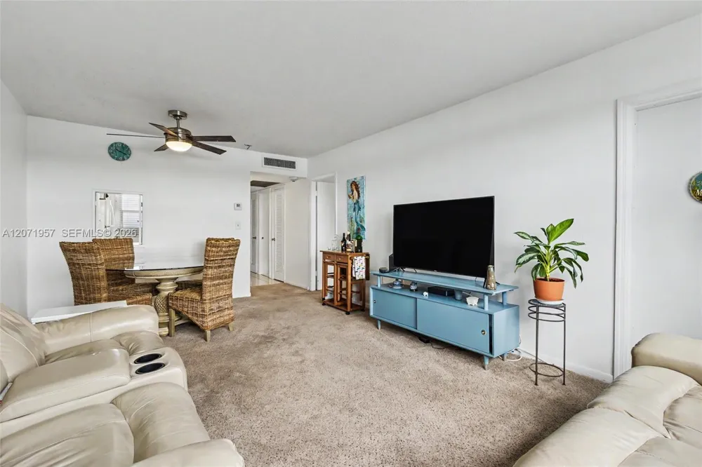 2223 Park Ln #314 Hollywood, FL 33021