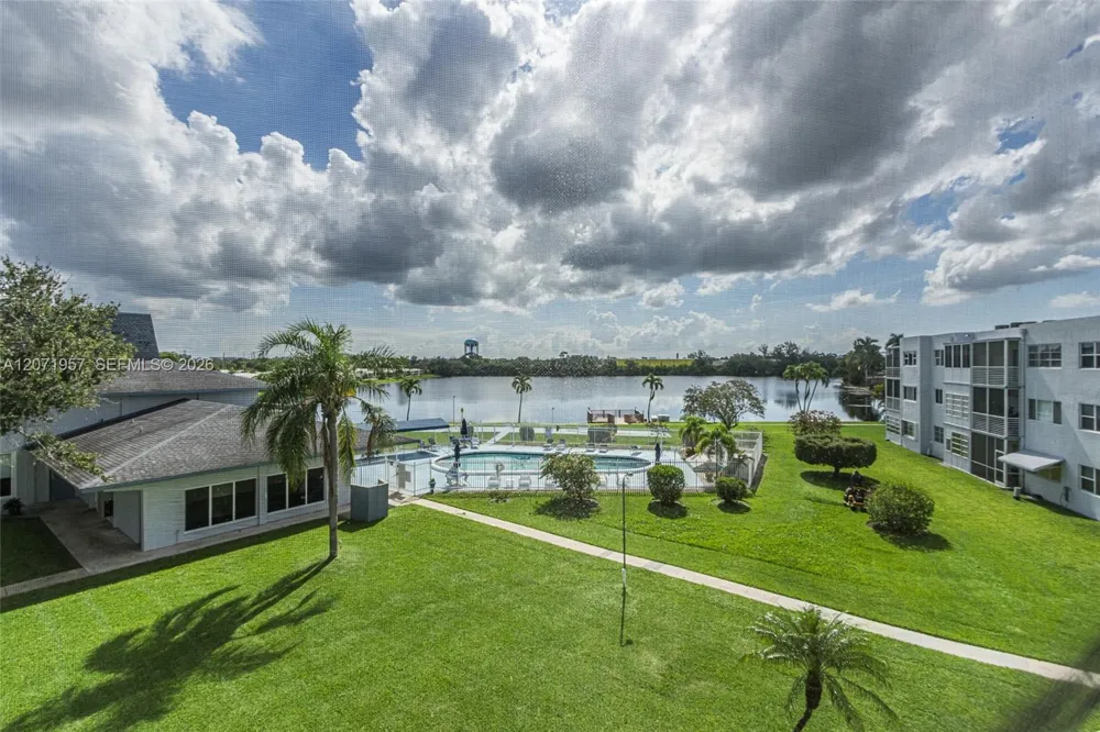 2223 Park Ln #314 Hollywood, FL 33021