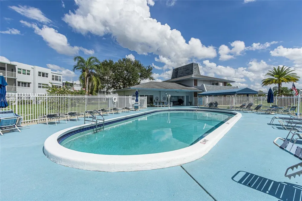 2223 Park Ln #314 Hollywood, FL 33021