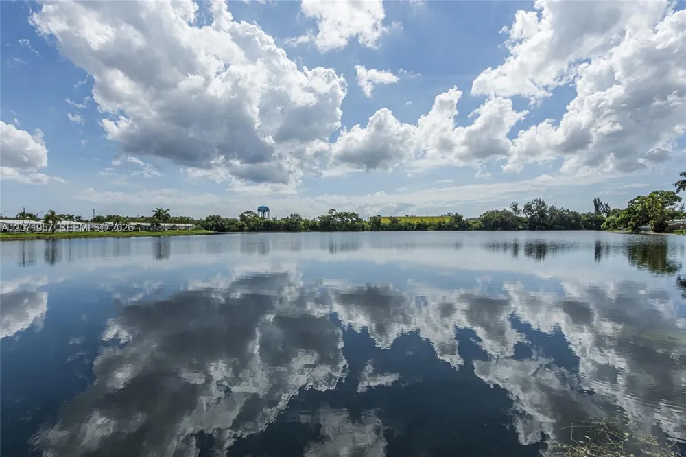 2223 Park Ln #314 Hollywood, FL 33021