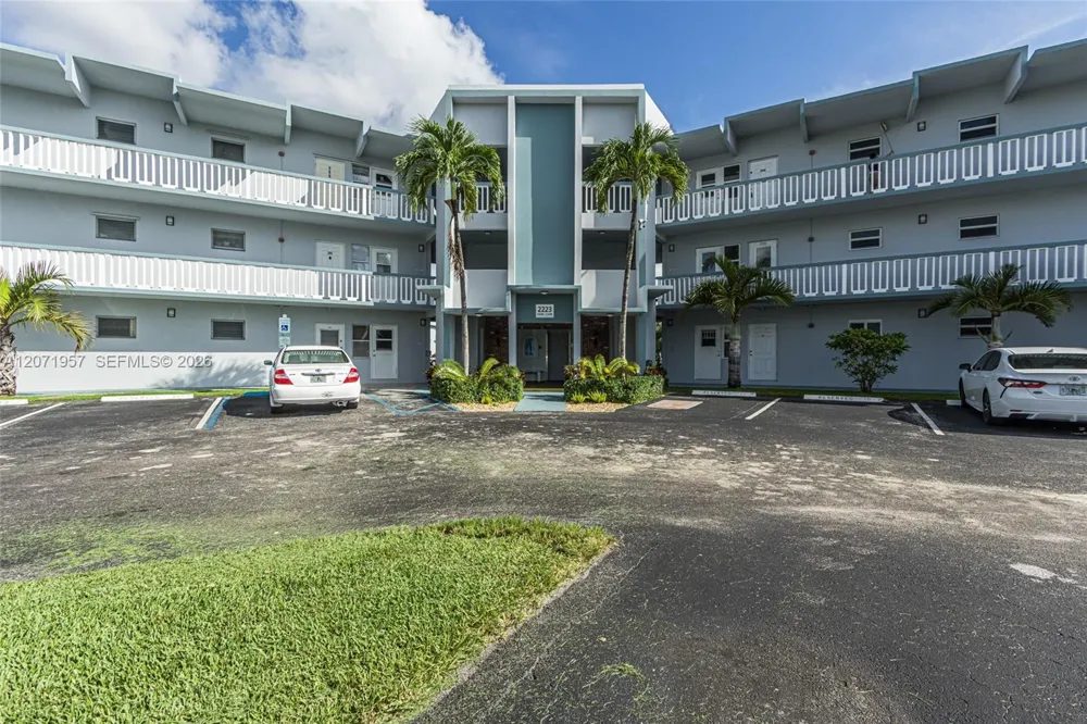 2223 Park Ln #314 Hollywood, FL 33021