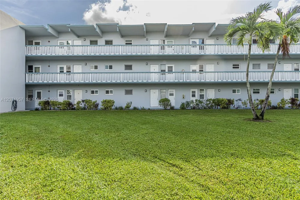 2223 Park Ln #314 Hollywood, FL 33021