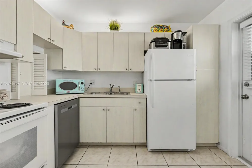 2223 Park Ln #314 Hollywood, FL 33021