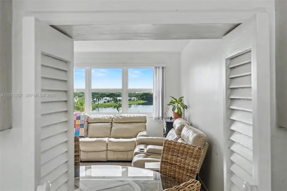 2223 Park Ln #314 Hollywood, FL 33021