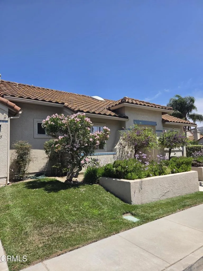 125 Via Solana Santa Paula, CA 93060