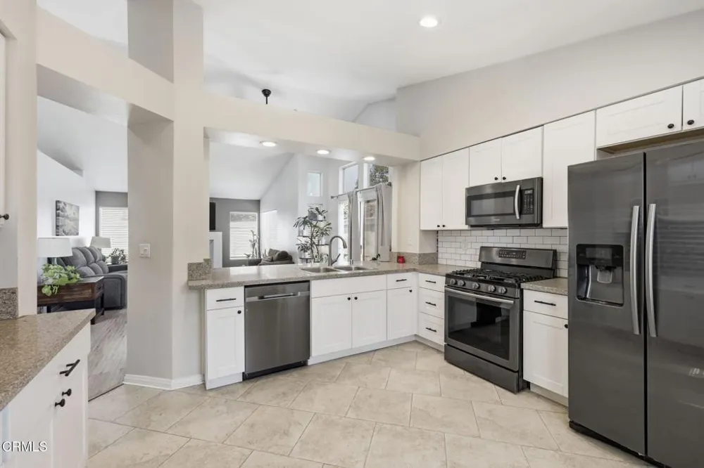 125 Via Solana Santa Paula, CA 93060