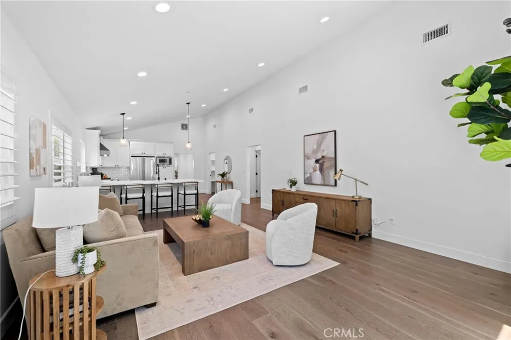 827 Lamer Burbank, CA 91506