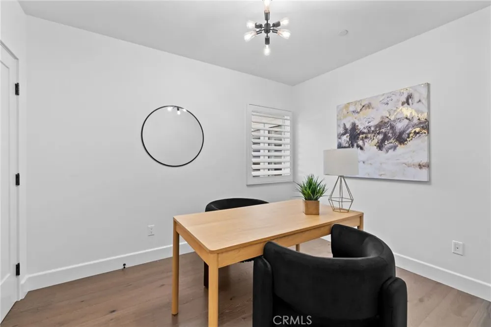 827 Lamer Burbank, CA 91506