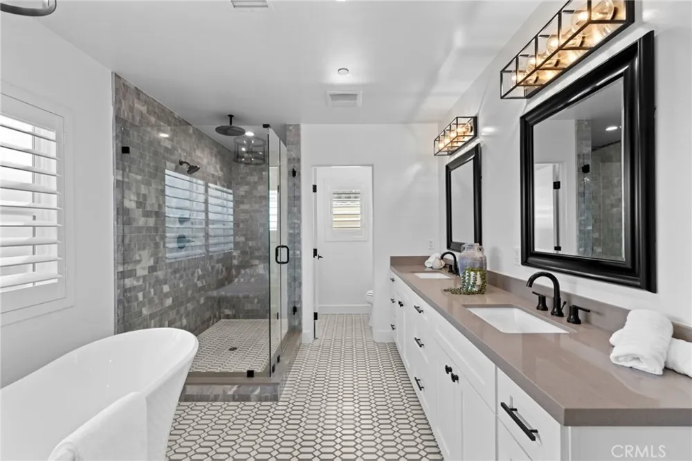827 Lamer Burbank, CA 91506