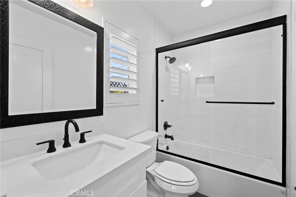 827 Lamer Burbank, CA 91506