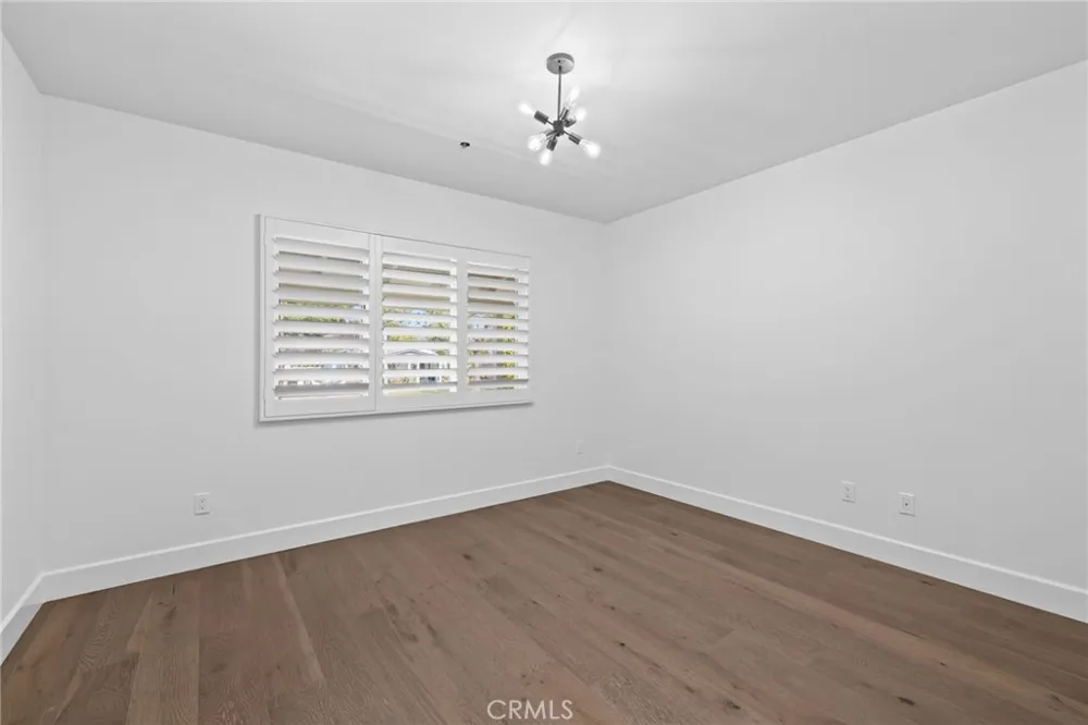 827 Lamer Burbank, CA 91506