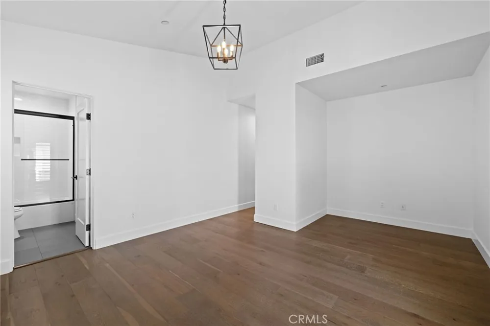 827 Lamer Burbank, CA 91506