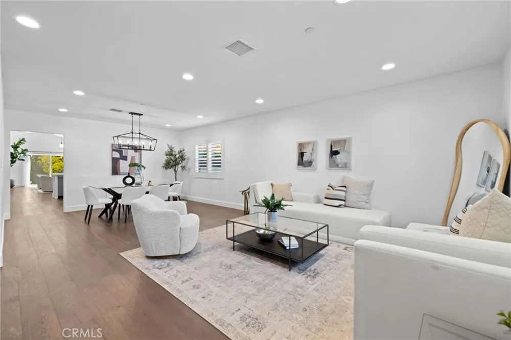 827 Lamer Burbank, CA 91506