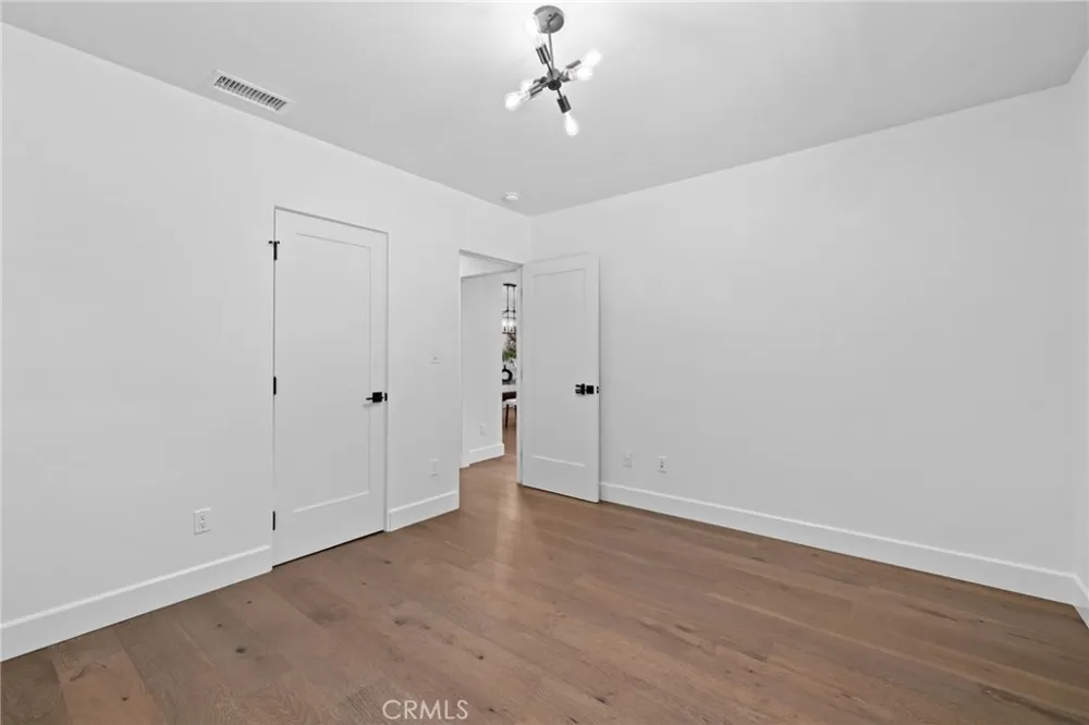 827 Lamer Burbank, CA 91506