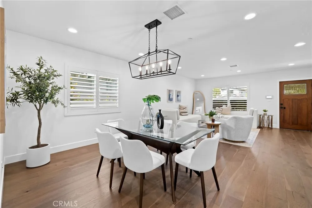 827 Lamer Burbank, CA 91506