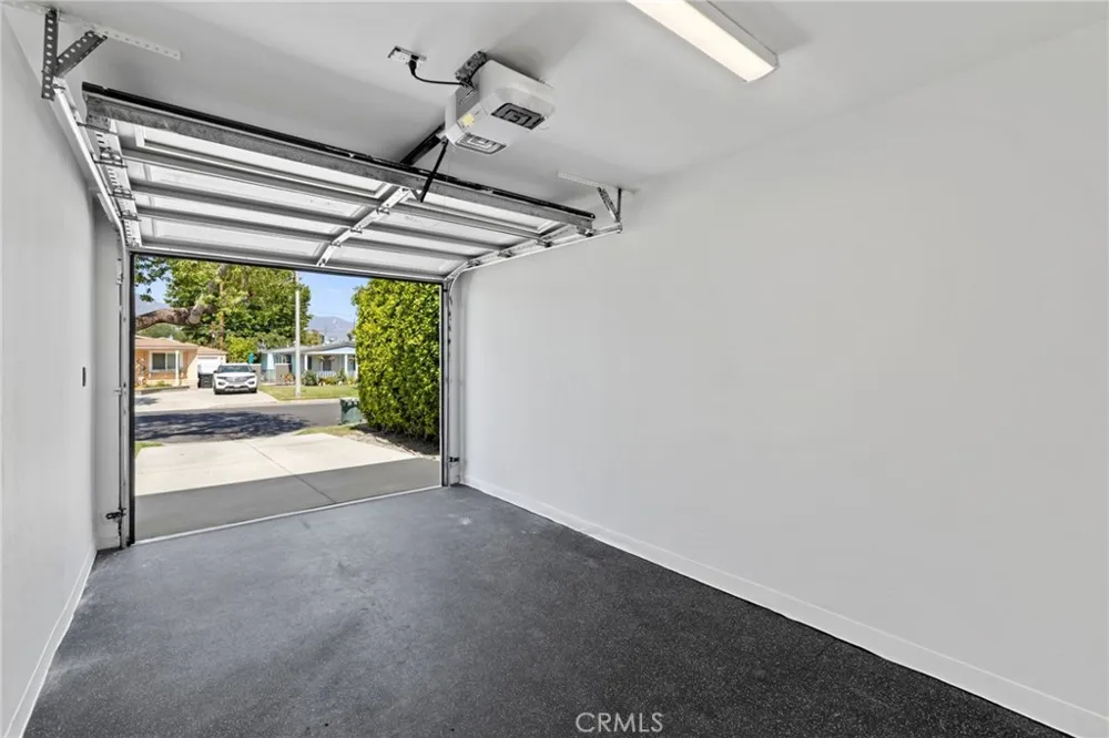 827 Lamer Burbank, CA 91506