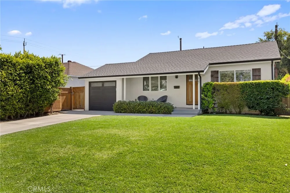 827 Lamer Burbank, CA 91506