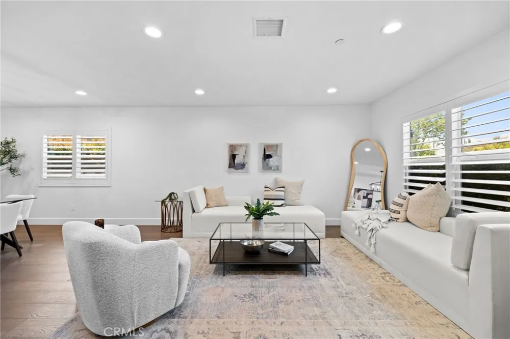 827 Lamer Burbank, CA 91506