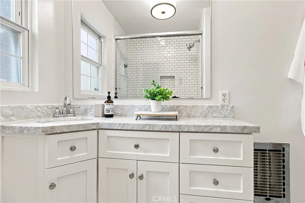 15034 Dickens Street #4 Sherman Oaks, CA 91403