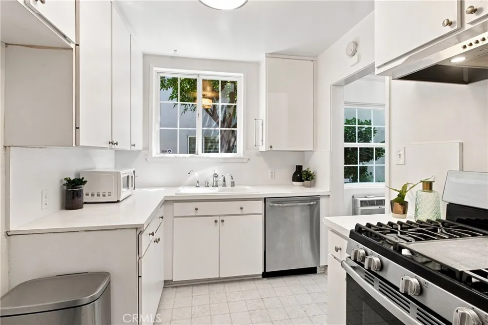 15034 Dickens Street #4 Sherman Oaks, CA 91403