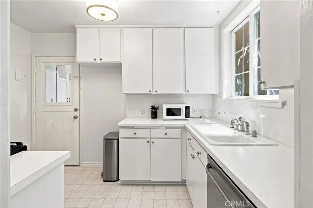 15034 Dickens Street #4 Sherman Oaks, CA 91403