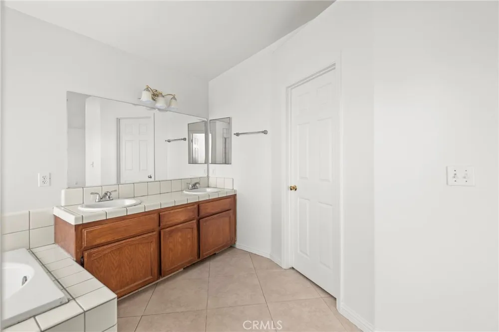 6200 Trinidad Court Bakersfield, CA 93313