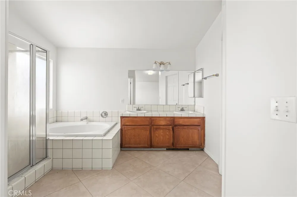 6200 Trinidad Court Bakersfield, CA 93313