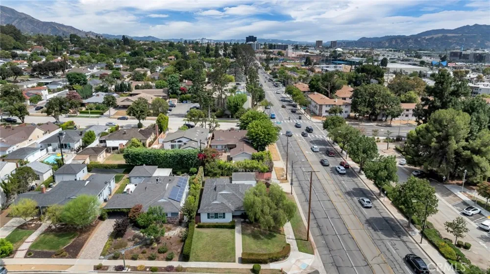 400 University Avenue Burbank, CA 91504